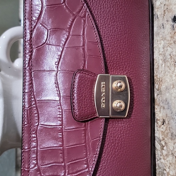 Coach Wristlet BURGUNDY Croc Embossed Refined Leather - Picture 2 of 7
